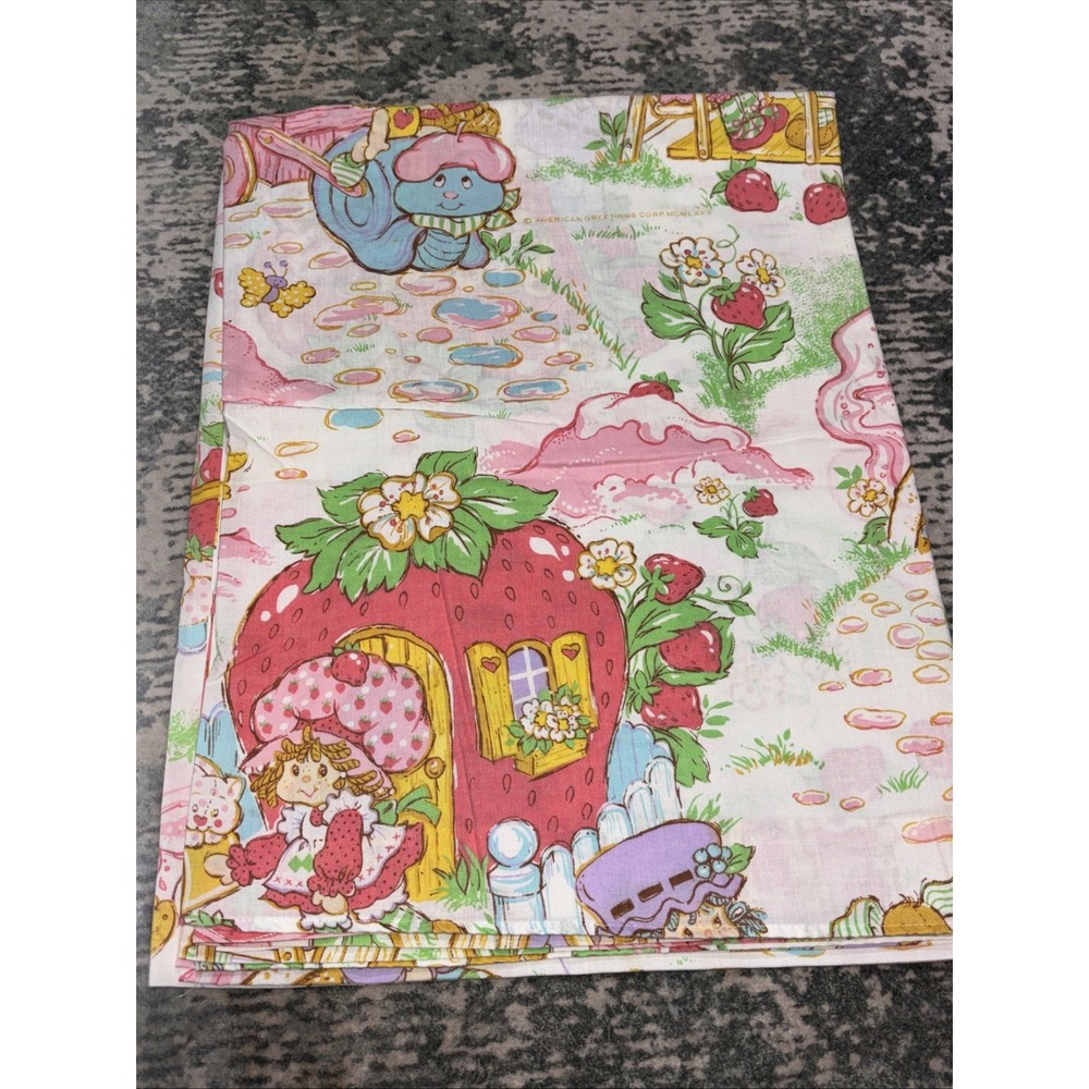 Vintage Strawberry Shortcake Twin Sheet Plus Pillow Case *see Description - Picture 3 of 4